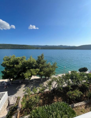 Villa Bianca with private Beach and Parking